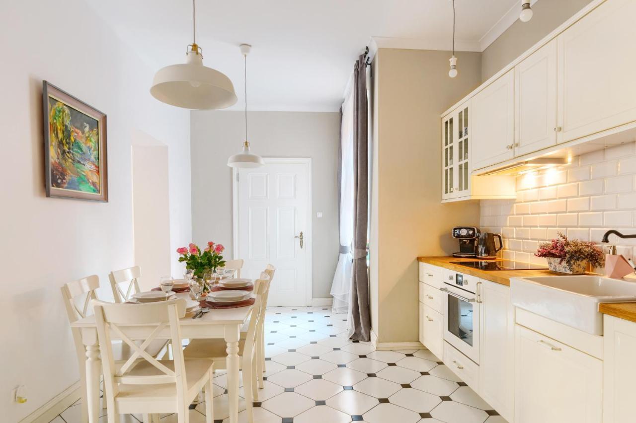 Apartament Nowe Miasto - Przy Parku Roz Гожов Велкополски Екстериор снимка