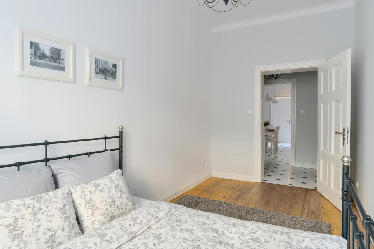 Apartament Nowe Miasto - Przy Parku Roz Гожов Велкополски Екстериор снимка